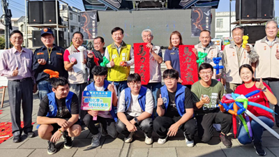 輔英科大化材系與氣球社攜手上寮里迎新春 師生跨域服務共築幸福年節傳遞溫暖圖片